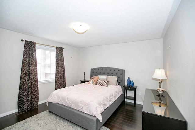 679 Yates Dr, House detached with 3 bedrooms, 3 bathrooms and 4 parking in Milton ON | Image 10
