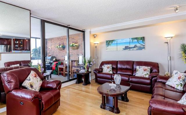 1007 - 181 Collier St, Condo with 3 bedrooms, 2 bathrooms and 1 parking in Barrie ON | Image 8