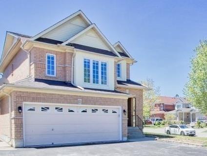 62 Asterfield Dr, House detached with 3 bedrooms, 4 bathrooms and 5 parking in Toronto ON | Image 2