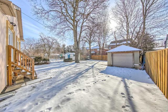 95 Steeles Ave E, House detached with 3 bedrooms, 2 bathrooms and 5 parking in Toronto ON | Image 8