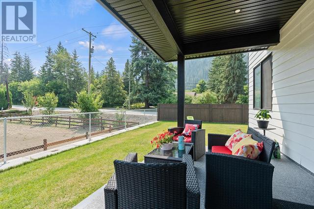 1 - 1441 20 Avenue Se, House detached with 5 bedrooms, 3 bathrooms and 2 parking in Salmon Arm BC | Image 60