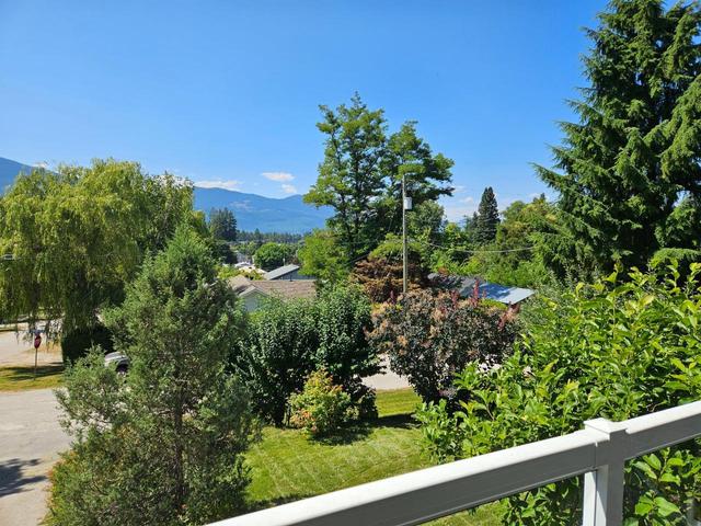 303 Nelson Avenue, House detached with 4 bedrooms, 4 bathrooms and null parking in Nakusp BC | Image 17
