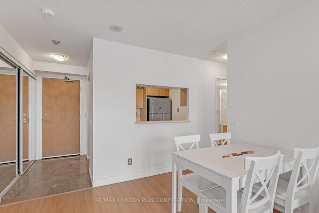 1202 - 238 Doris Ave, Condo with 2 bedrooms, 2 bathrooms and 1 parking in Toronto ON | Image 5