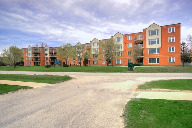 406 - 11 Beck Blvd, Condo with 2 bedrooms, 2 bathrooms and 1 parking in Penetanguishene ON | Image 1