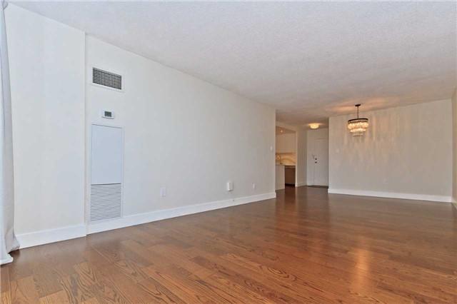 1002 - 820 Burnhamthorpe Rd, Condo with 3 bedrooms, 2 bathrooms and 1 parking in Toronto ON | Image 5