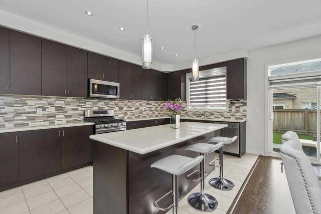 116 Lesabre Cres, House semidetached with 3 bedrooms, 3 bathrooms and 3 parking in Brampton ON | Image 27