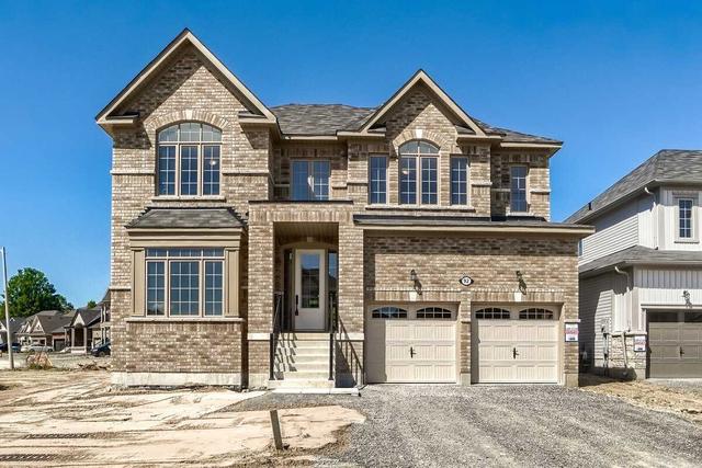92 Hennessey Cres, House detached with 4 bedrooms, 4 bathrooms and 4 parking in Kawartha Lakes ON | Card Image