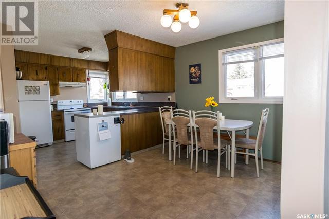 57 Crocus Road, House detached with 4 bedrooms, 3 bathrooms and null parking in Moose Jaw SK | Image 6