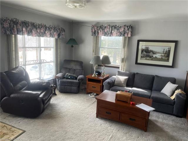 679 Napanee Road, House detached with 2 bedrooms, 1 bathrooms and 6 parking in Tweed ON | Image 2