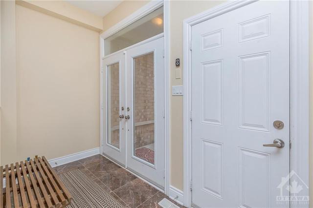 6761 Breanna Cardill Street, Townhouse with 4 bedrooms, 4 bathrooms and 7 parking in Ottawa ON | Image 3