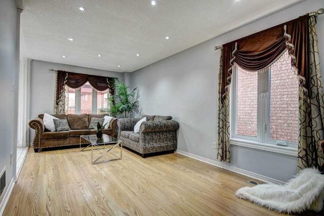 58 Loons Call Cres, House detached with 3 bedrooms, 4 bathrooms and 5 parking in Brampton ON | Image 10