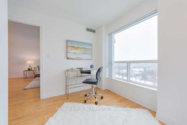 612 - 188 Doris Ave, Condo with 3 bedrooms, 2 bathrooms and 1 parking in Toronto ON | Image 5