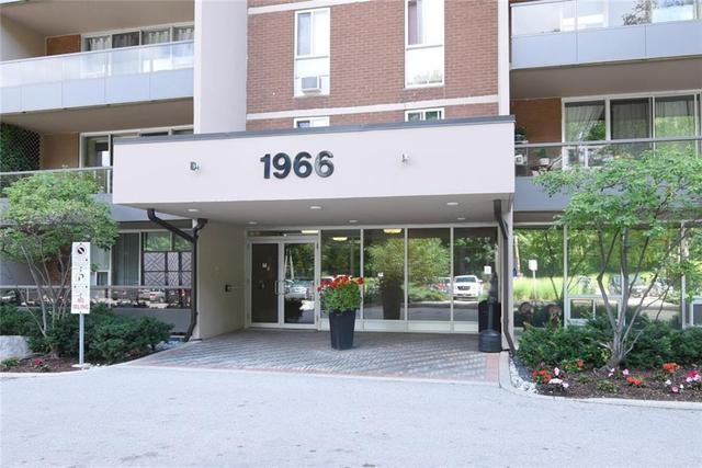 807 - 1966 Main Street W, Condo with 3 bedrooms, 1 bathrooms and null parking in Hamilton ON | Image 2