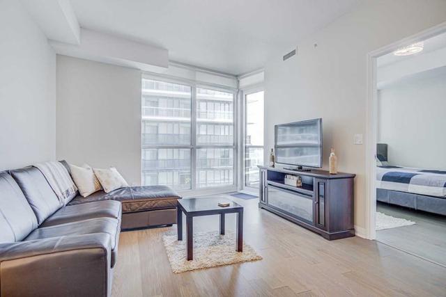 1002 - 59 Annie Craig Dr, Condo with 1 bedrooms, 1 bathrooms and 1 parking in Toronto ON | Image 2