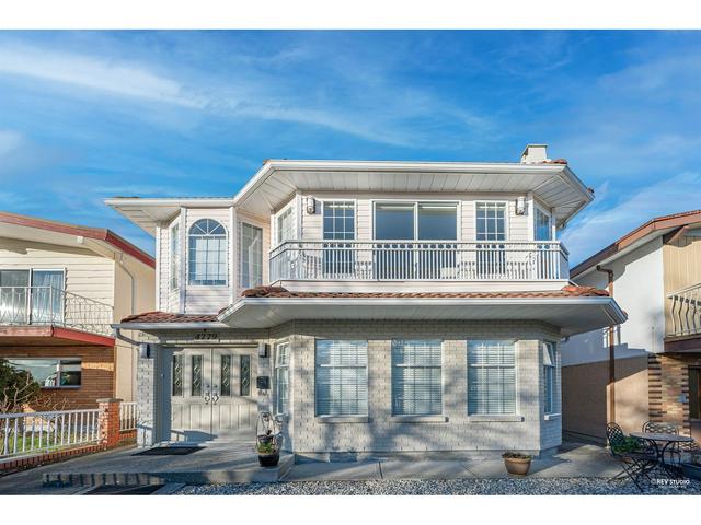 4779 Union Street, House detached with 5 bedrooms, 4 bathrooms and null parking in Burnaby BC | Card Image