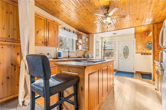1037 Old Mine Lane, House detached with 3 bedrooms, 1 bathrooms and 15 parking in South Frontenac ON | Image 6