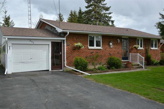 296 Bridge Street W, Home with 2 bedrooms, 2 bathrooms and null parking in Greater Napanee ON | Image 1