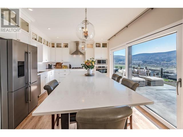 132 Skaha Hills Drive, House detached with 3 bedrooms, 2 bathrooms and 2 parking in Penticton 1 BC | Image 10