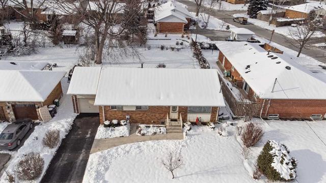 18 Suburban Dr, House detached with 3 bedrooms, 1 bathrooms and 3 parking in Mississauga ON | Image 27