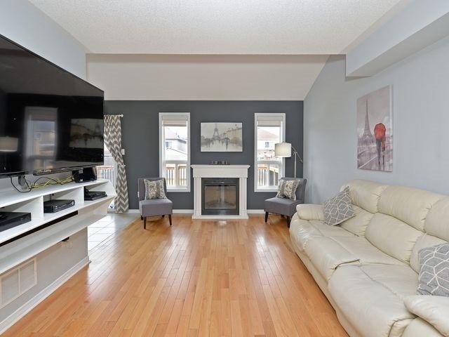80 Harkness Dr, House detached with 3 bedrooms, 3 bathrooms and 4 parking in Whitby ON | Image 4