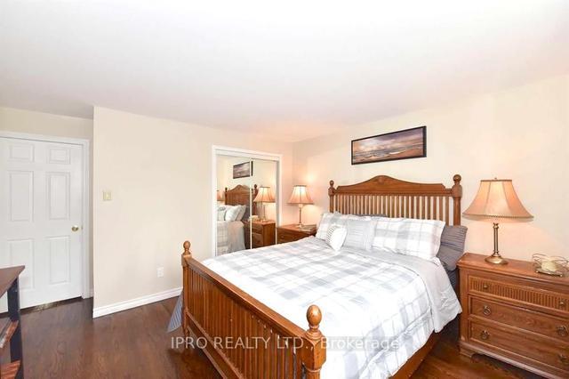 1 Ascot Ave, House detached with 3 bedrooms, 2 bathrooms and 5 parking in Brampton ON | Image 3