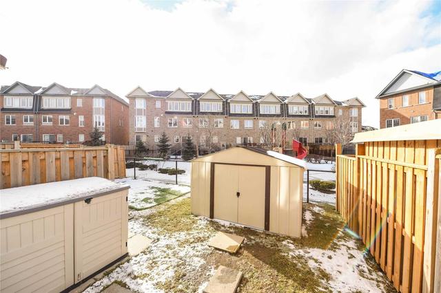 31 Magdalene Cres, House attached with 3 bedrooms, 3 bathrooms and 2 parking in Brampton ON | Image 25