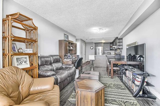 801 - 400 Mclevin Ave, Condo with 1 bedrooms, 1 bathrooms and 1 parking in Toronto ON | Image 9