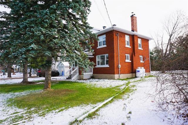 2366 Fitzroy St & 192 Shirreff Street, House detached with 4 bedrooms, 2 bathrooms and 3 parking in Ottawa ON | Image 5
