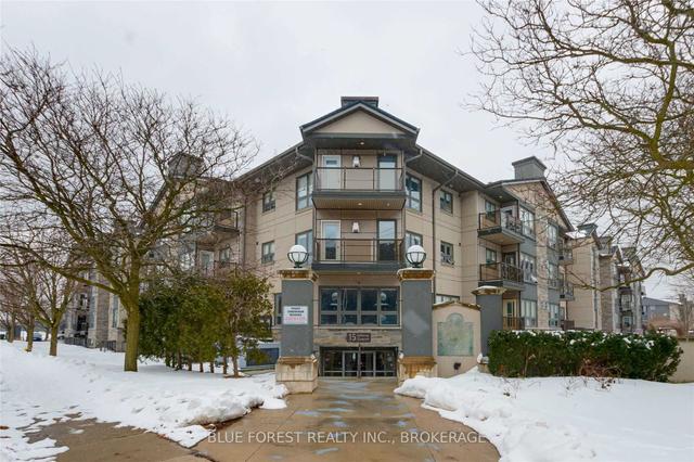 416 - 15 Jacksway Cres, Condo with 3 bedrooms, 2 bathrooms and 1 parking in London ON | Image 1