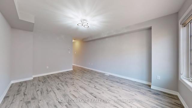 15 Justice Gdns, House detached with 2 bedrooms, 2 bathrooms and 1 parking in Toronto ON | Image 5
