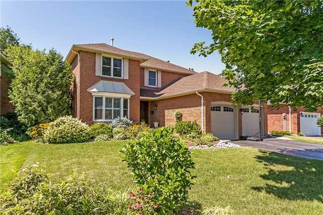 1013 Oak Meadow Rd, House detached with 4 bedrooms, 3 bathrooms and 2 parking in Oakville ON | Image 1