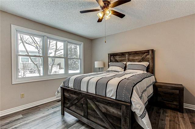 37 Seres Drive, House detached with 2 bedrooms, 1 bathrooms and 1 parking in Tillsonburg ON | Image 11