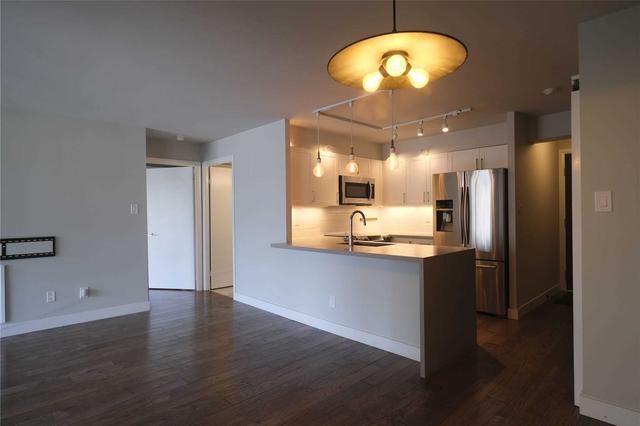 521 - 600 Queens Quay W, Condo with 2 bedrooms, 2 bathrooms and 1 parking in Toronto ON | Image 2