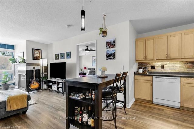 403 - 1 Jacksway Cres, Condo with 2 bedrooms, 2 bathrooms and 1 parking in London ON | Image 7