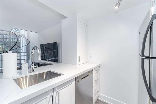 202 - 25 Maitland St, Condo with 1 bedrooms, 2 bathrooms and 0 parking in Toronto ON | Image 32