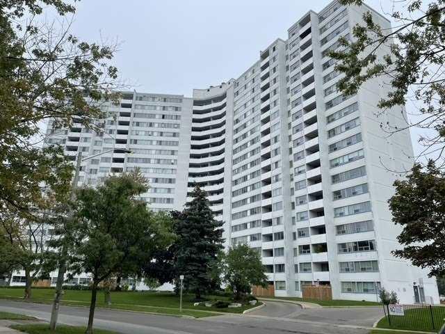 506 - 530 Lolita Gdns S, Condo with 3 bedrooms, 1 bathrooms and 1 parking in Mississauga ON | Image 1