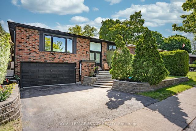 30 Wichey Rd, House detached with 3 bedrooms, 2 bathrooms and 4 parking in Toronto ON | Image 1