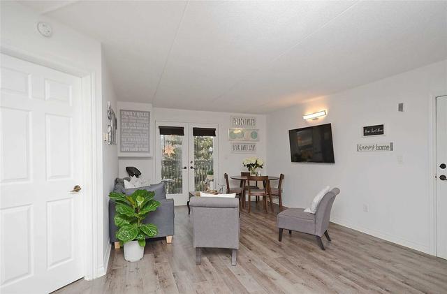 205 - 2020 Cleaver Ave, Condo with 2 bedrooms, 1 bathrooms and 1 parking in Burlington ON | Image 25