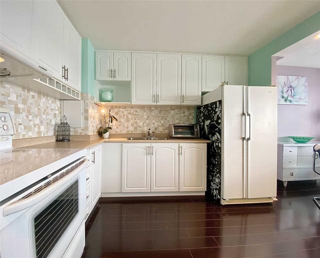 2012 - 100 Leeward Glwy, Condo with 1 bedrooms, 1 bathrooms and 1 parking in Toronto ON | Image 4