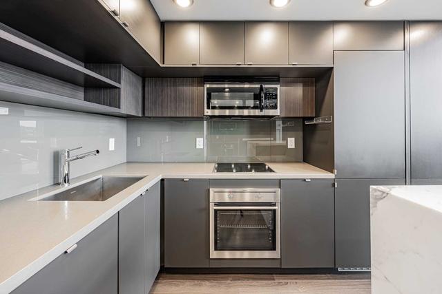 923 - 111 St Clair Ave W, Condo with 1 bedrooms, 2 bathrooms and 1 parking in Toronto ON | Image 19