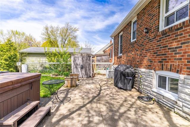 202 East 14th Street, House detached with 2 bedrooms, 1 bathrooms and 3 parking in Hamilton ON | Image 29