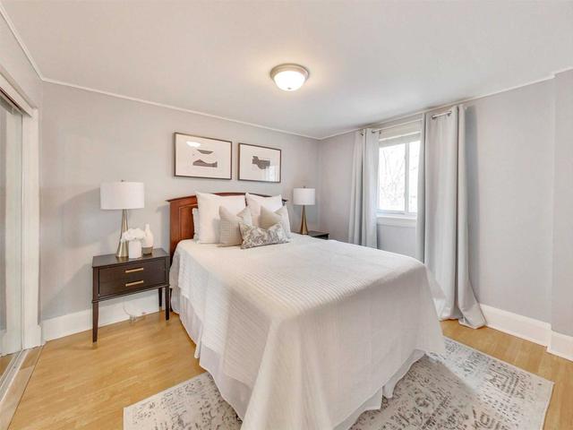 18 Mahoney Ave, House detached with 3 bedrooms, 2 bathrooms and 3 parking in Toronto ON | Image 8