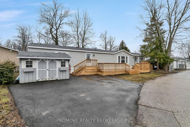11 Pine Lane, Condo with 3 bedrooms, 2 bathrooms and 3 parking in Puslinch ON | Image 1