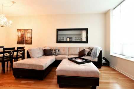 404 - 451 Rosewell Ave, Condo with 1 bedrooms, 1 bathrooms and 1 parking in Toronto ON | Image 2