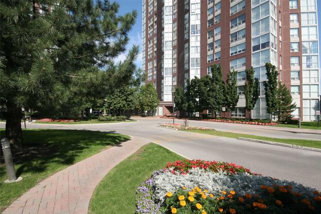 311 - 5 Concorde Pl, Condo with 2 bedrooms, 2 bathrooms and 1 parking in Toronto ON | Image 12