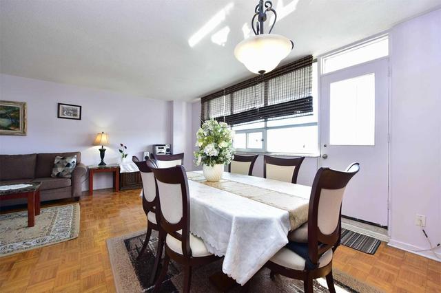 706 - 130 Neptune Dr, Condo with 2 bedrooms, 2 bathrooms and 1 parking in Toronto ON | Image 8