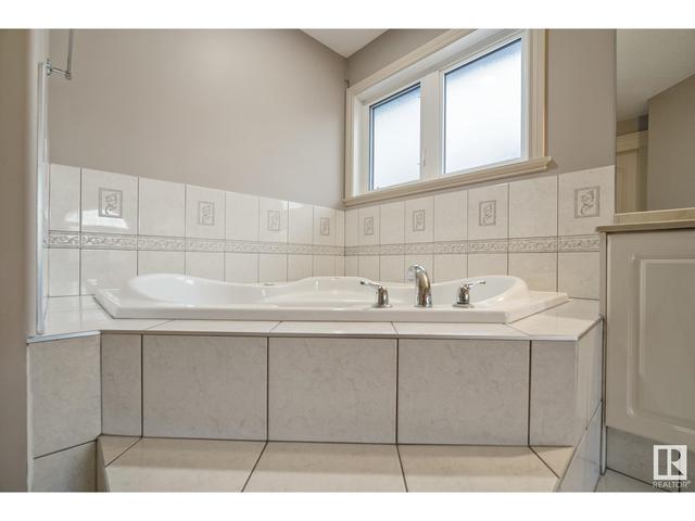 7710 168a Av Nw, House detached with 7 bedrooms, 5 bathrooms and 5 parking in Edmonton AB | Image 27