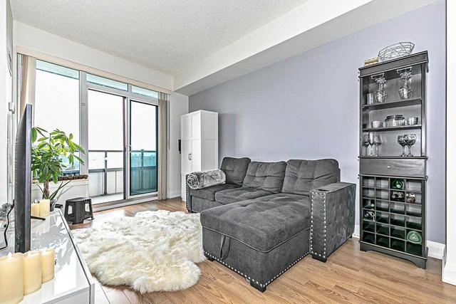730 - 7161 Yonge St, Condo with 1 bedrooms, 1 bathrooms and 1 parking in Markham ON | Image 4