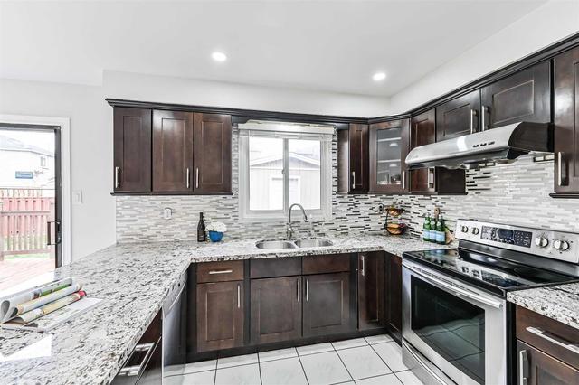 37 Clydesdale Circ, House detached with 4 bedrooms, 4 bathrooms and 6 parking in Brampton ON | Image 8