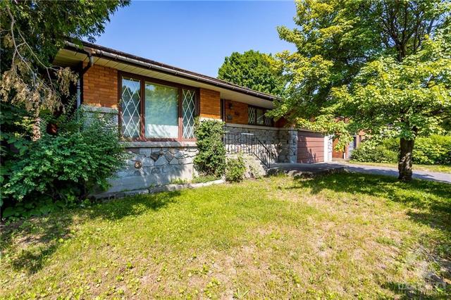648 Parkview Road, House detached with 3 bedrooms, 2 bathrooms and 6 parking in Ottawa ON | Image 1